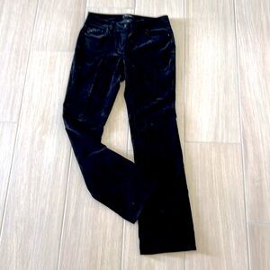 White House Black Market valor jewel enhanced  black pants. Size 6R